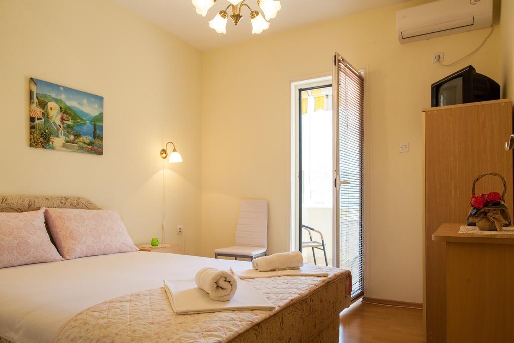 Apartments & Rooms Jelka Котор Экстерьер фото