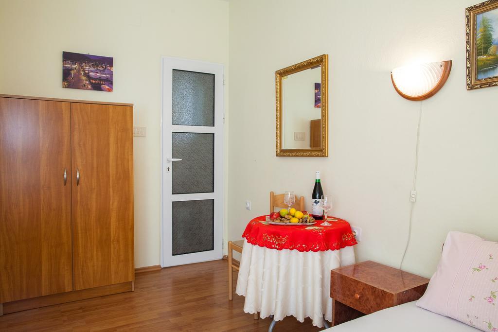 Apartments & Rooms Jelka Котор Экстерьер фото