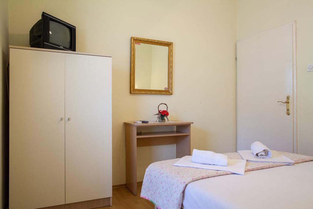 Apartments & Rooms Jelka Котор Экстерьер фото