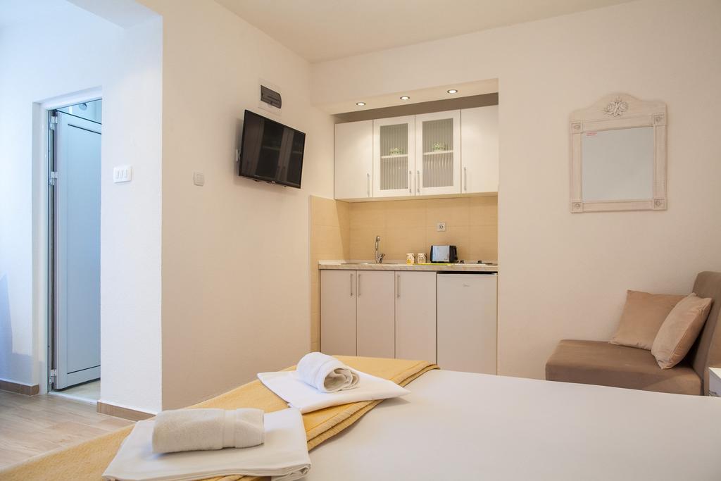 Apartments & Rooms Jelka Котор Экстерьер фото