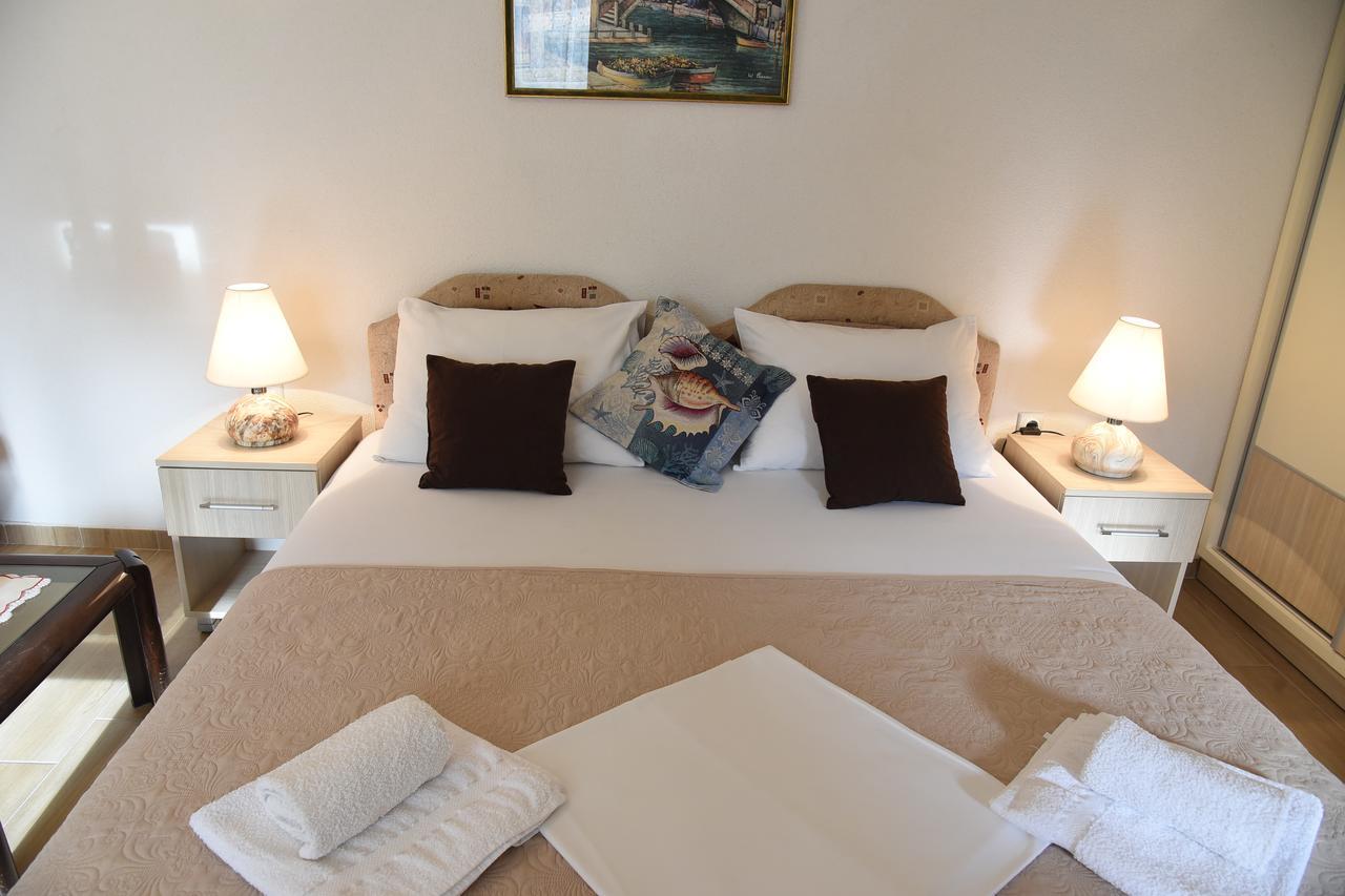 Apartments & Rooms Jelka Котор Экстерьер фото