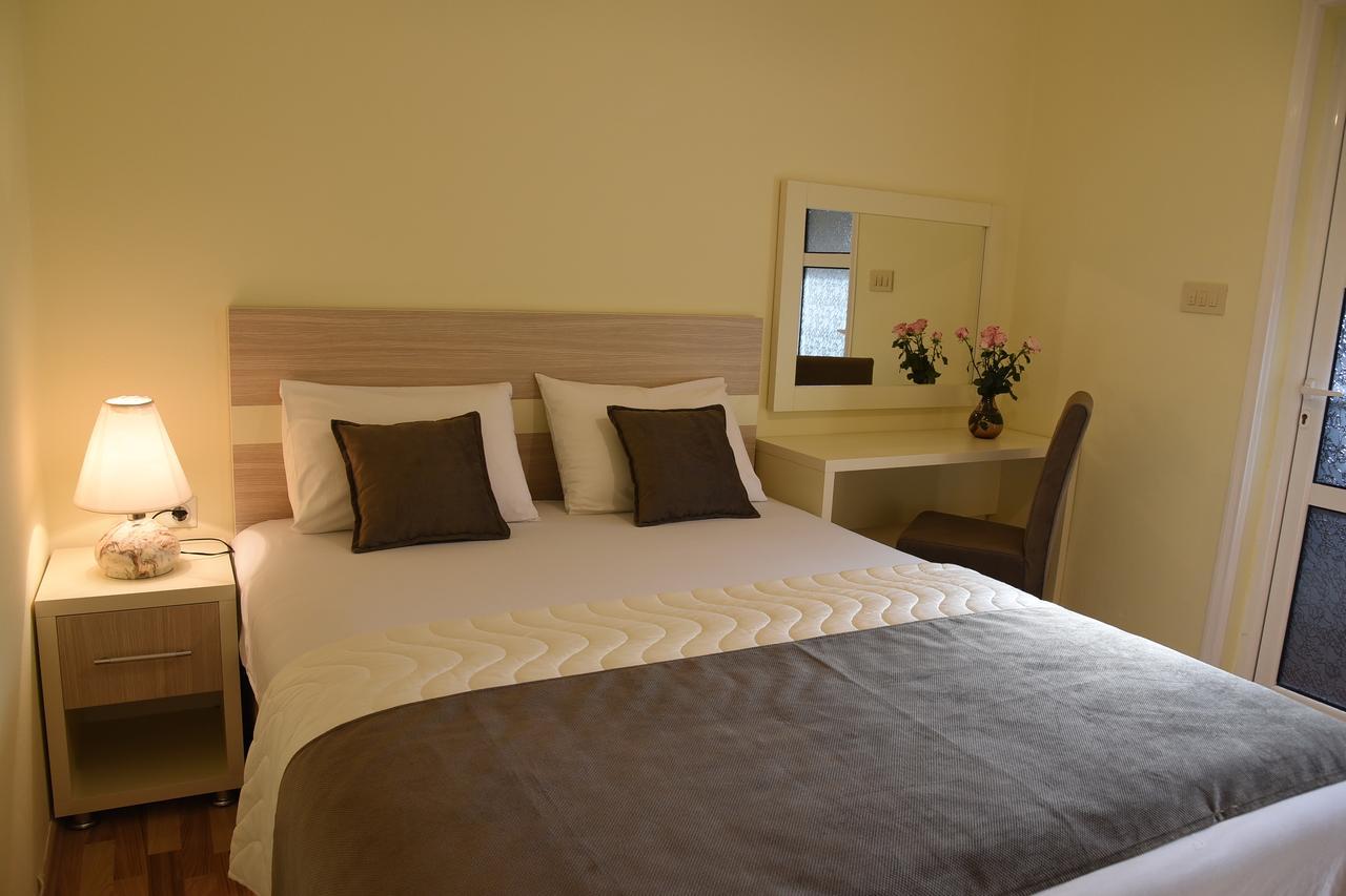 Apartments & Rooms Jelka Котор Экстерьер фото