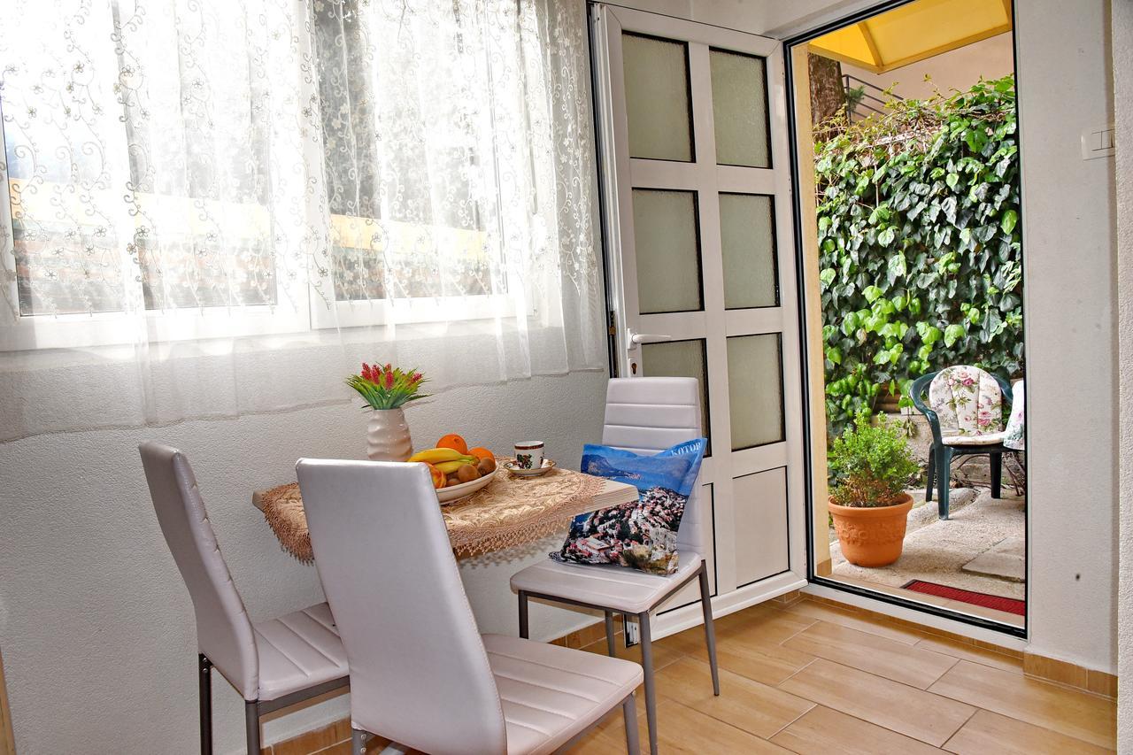 Apartments & Rooms Jelka Котор Экстерьер фото